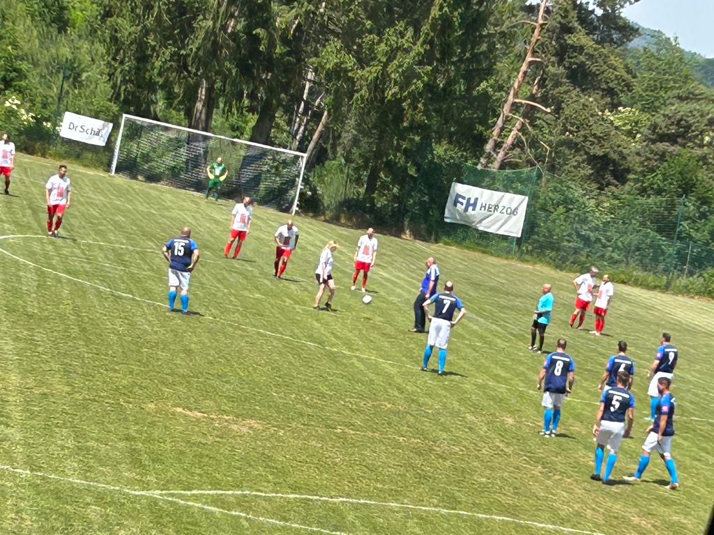 2013 ist die SG Ebsdorfergrund aufgestiegen. 2023 gab es dazu ein Jubiläums-Fußballspiel in Ebsdorf.
